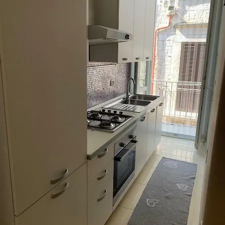 Chloe Apartmán