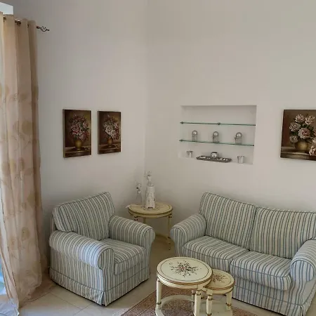 Chloe Apartmán *